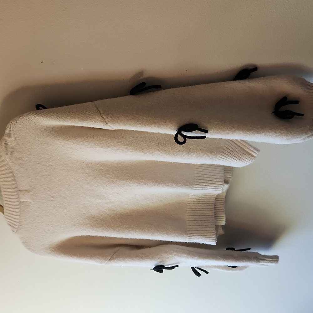 Luna Ivy White/Cream Cardigan with Black Bow Accents, Size Xs - Picture 9 of 11
